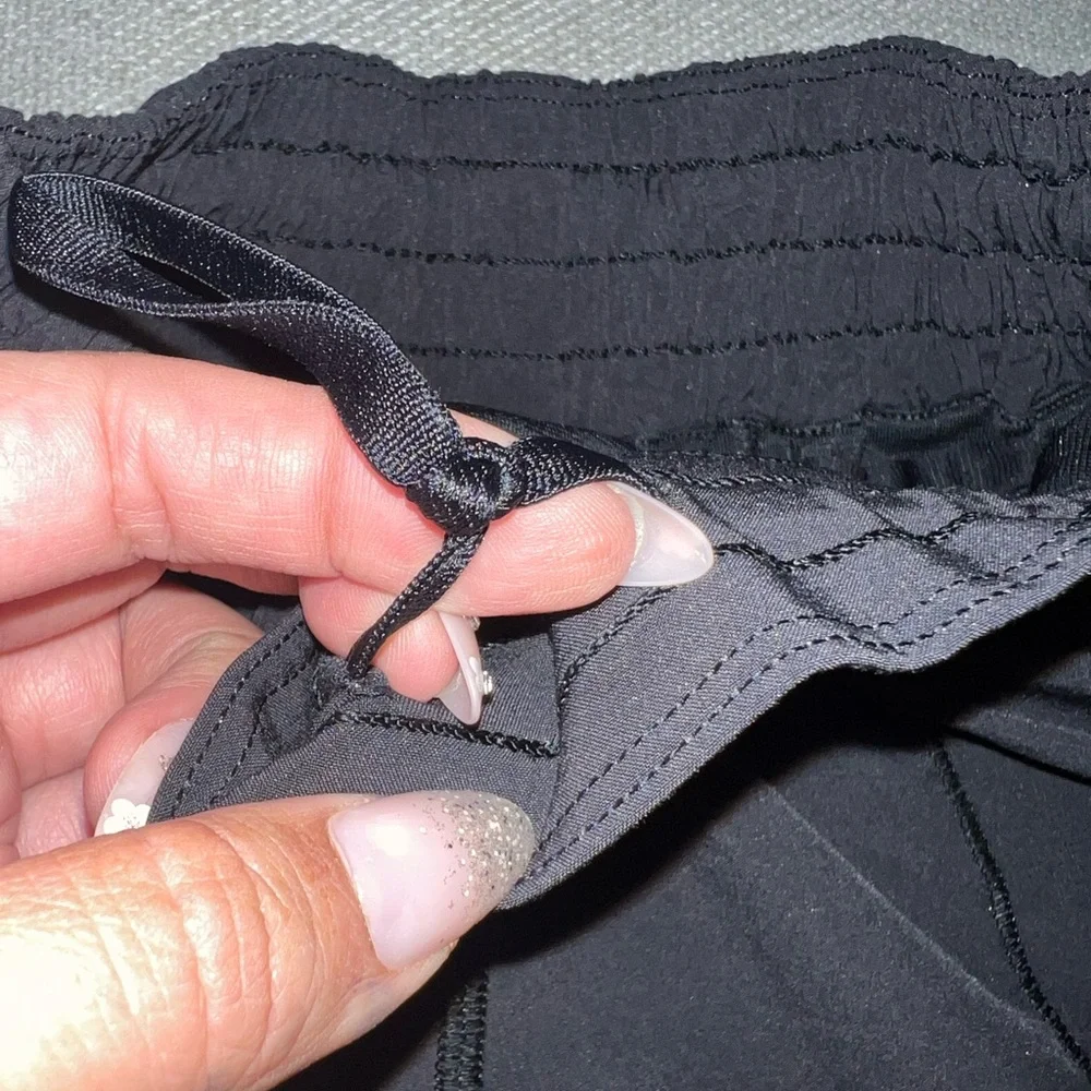Lululemon Hotty Hot Short *High-Rise 2.5" Inseam Size 0_9
